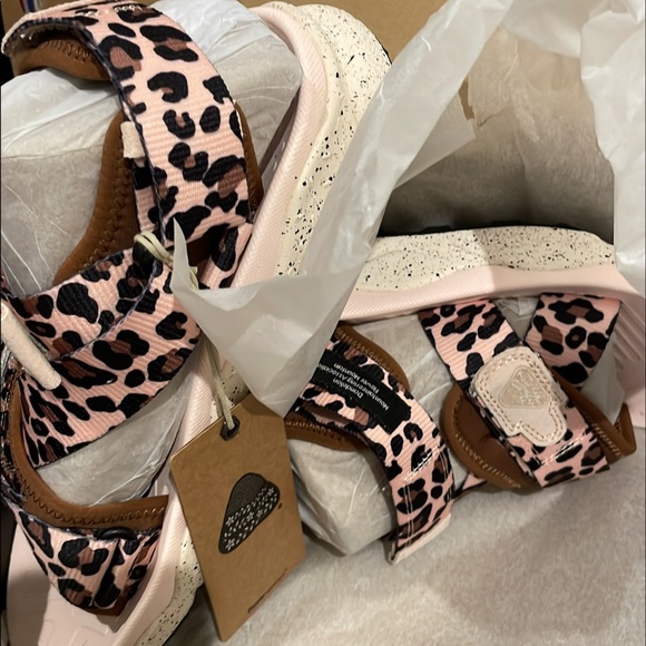 Flower Mountain nazca sandal - Picture 3 of 3